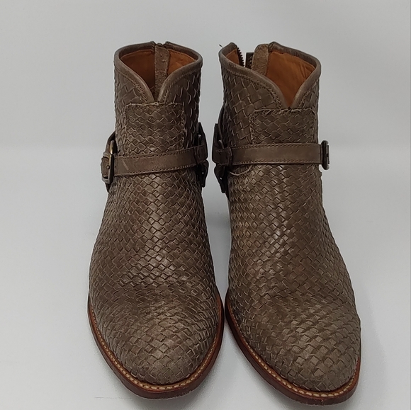 Ariat Women's Sollana Woven Leather Bootie, Stone. Size 11B - Picture 2 of 8